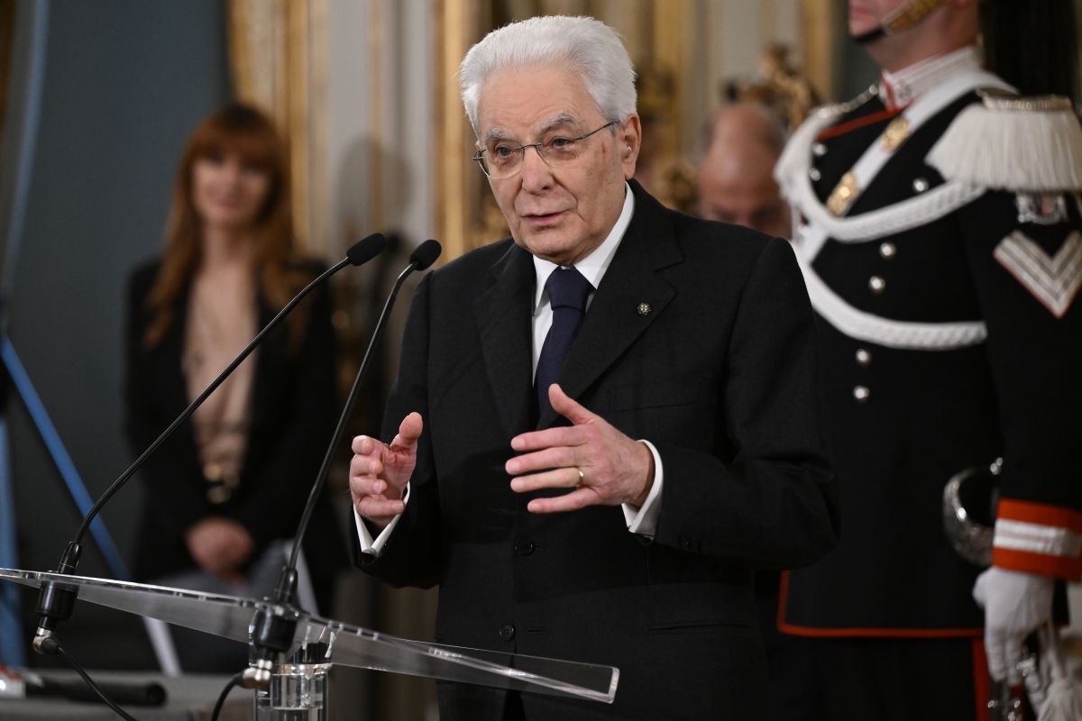 Mattarella firma la Manovra, testo alle Camere Mattarella firma la Manovra, testo alle Camere