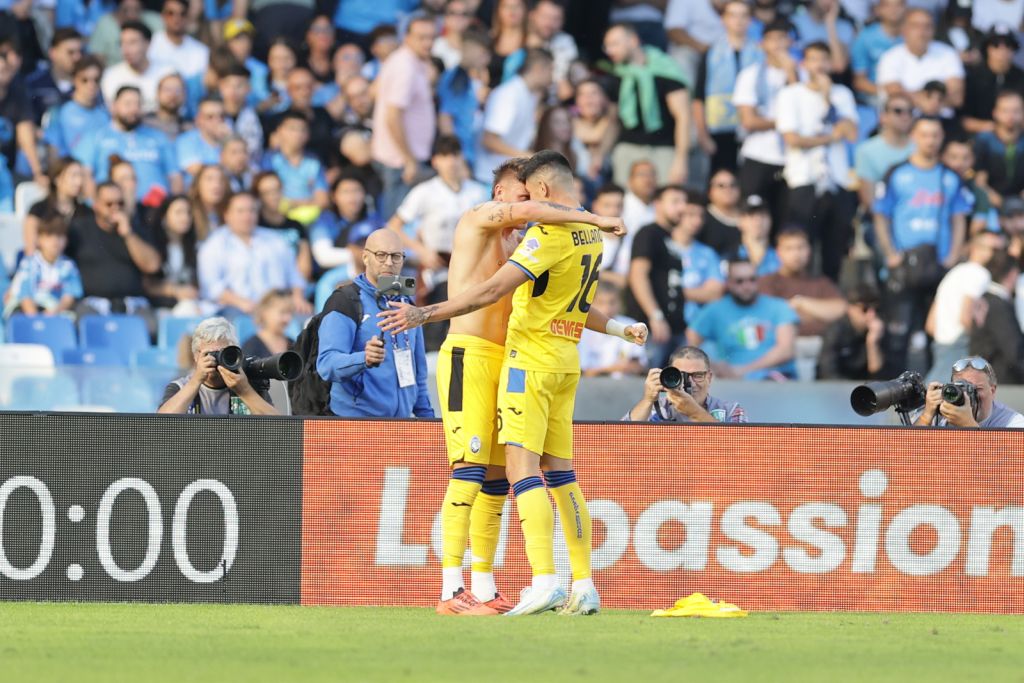 Tris dell’Atalanta a Napoli, doppietta Lookman e gol di Retegui Tris dell’Atalanta a Napoli, doppietta Lookman e gol di Retegui