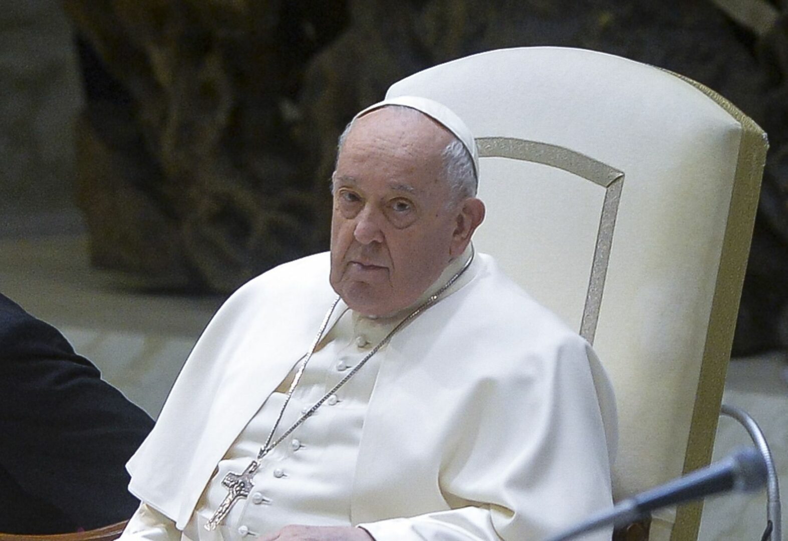 Papa Francesco ai giovani “Non lasciatevi rubare la speranza” Papa Francesco ai giovani “Non lasciatevi rubare la speranza”