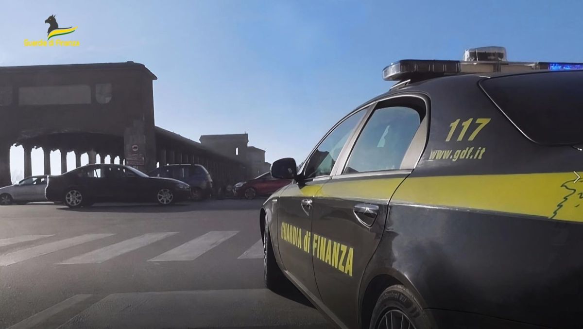 Maxi operazione anti droga tra la Lombardia e la Calabria, 20 arrestati Maxi operazione anti droga tra la Lombardia e la Calabria, 20 arrestati