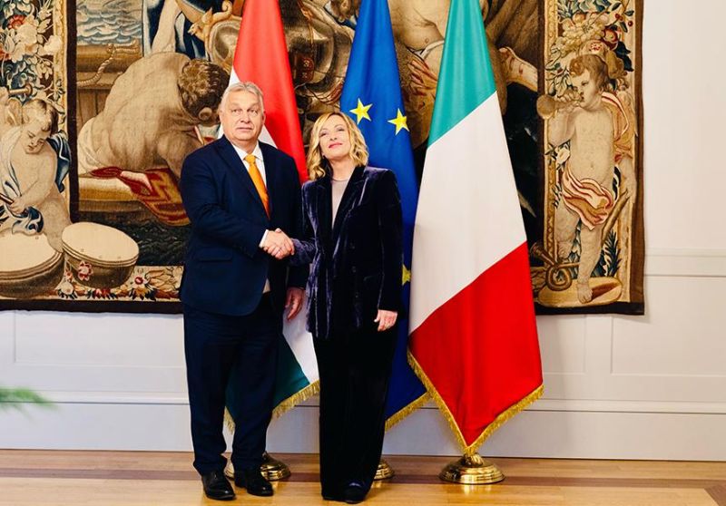 Meloni si congratula con Orban per Presidenza semestre consiglio UE Meloni si congratula con Orban per Presidenza semestre consiglio UE