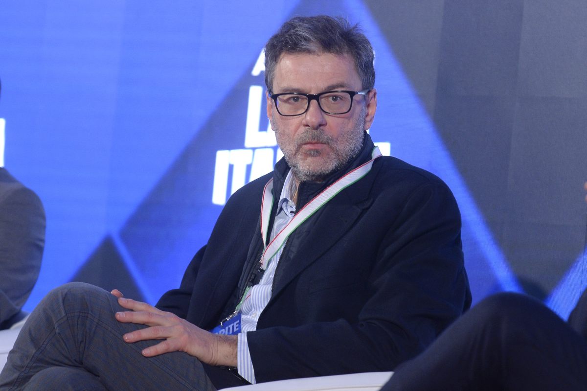 Giorgetti “Crescita asfittica, declino demografico è gravissimo” Giorgetti “Crescita asfittica, declino demografico è gravissimo”