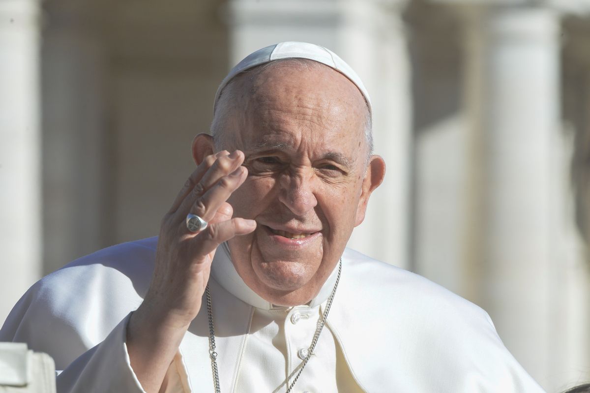 Papa “L’Italia non fa figli, fare entrare i migranti” Papa “L’Italia non fa figli, fare entrare i migranti”