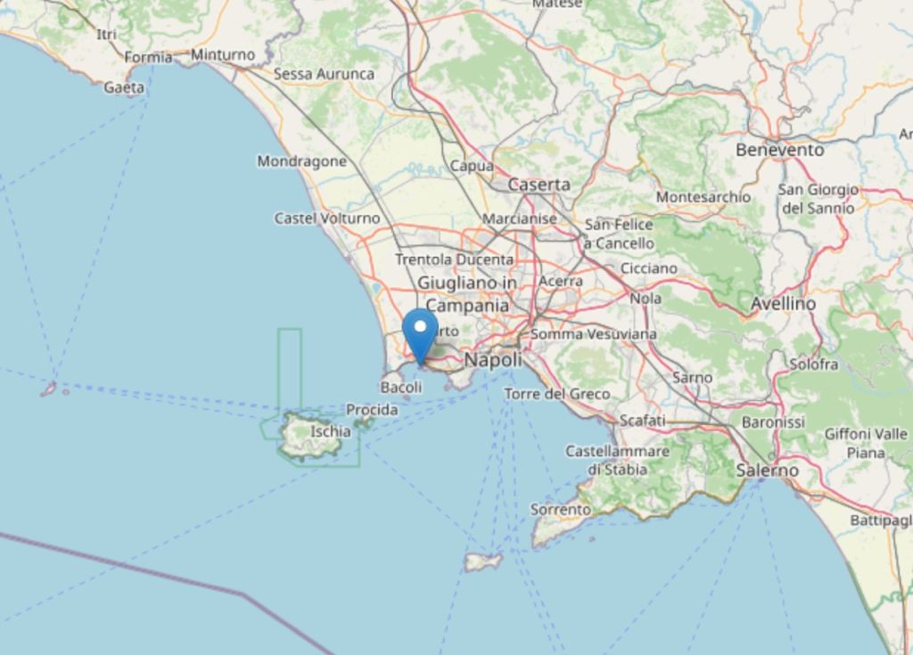 Terremoti, scossa di magnitudo 4.4 nella zona dei Campi Flegrei Terremoti, scossa di magnitudo 4.4 nella zona dei Campi Flegrei