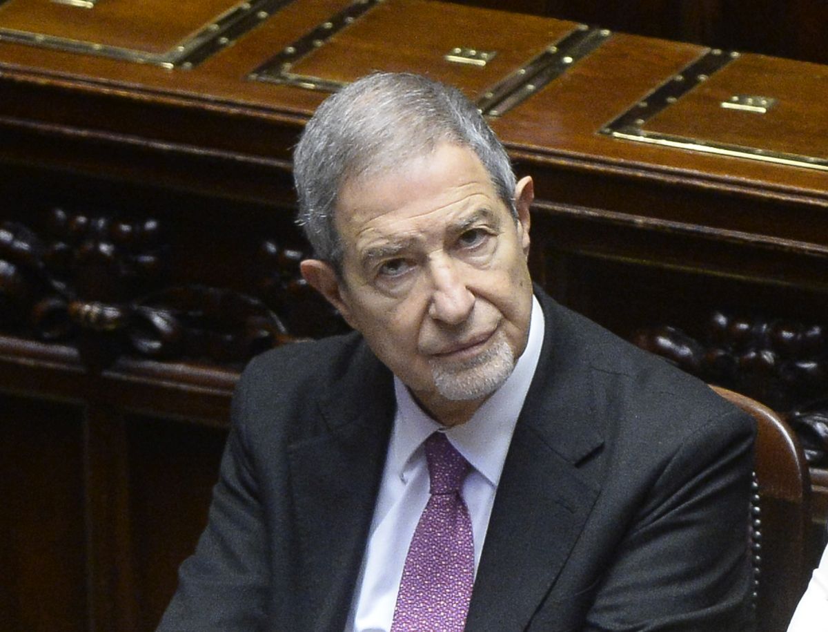 Campi Flegrei, Musumeci “Dichiarare lo stato di emergenza” Campi Flegrei, Musumeci “Dichiarare lo stato di emergenza”