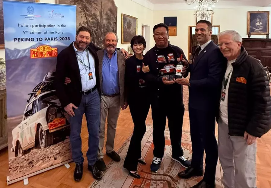 S.Marino verso Pechino-Parigi in 500, tappa ad Ambasciata Italia in Cina S.Marino verso Pechino-Parigi in 500, tappa ad Ambasciata Italia in Cina