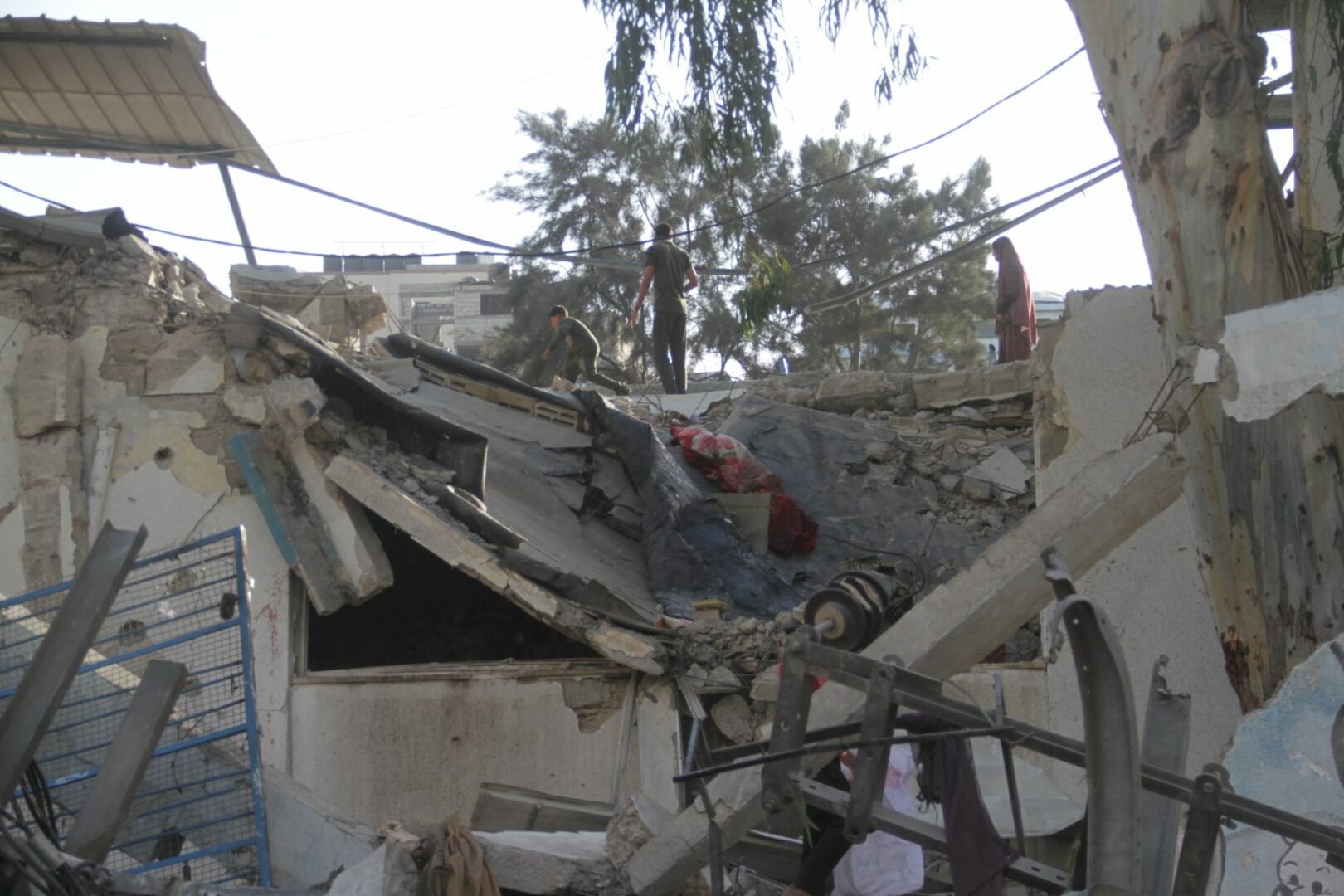 Nuovi raid israeliani nella Striscia di Gaza, 54 morti Nuovi raid israeliani nella Striscia di Gaza, 54 morti