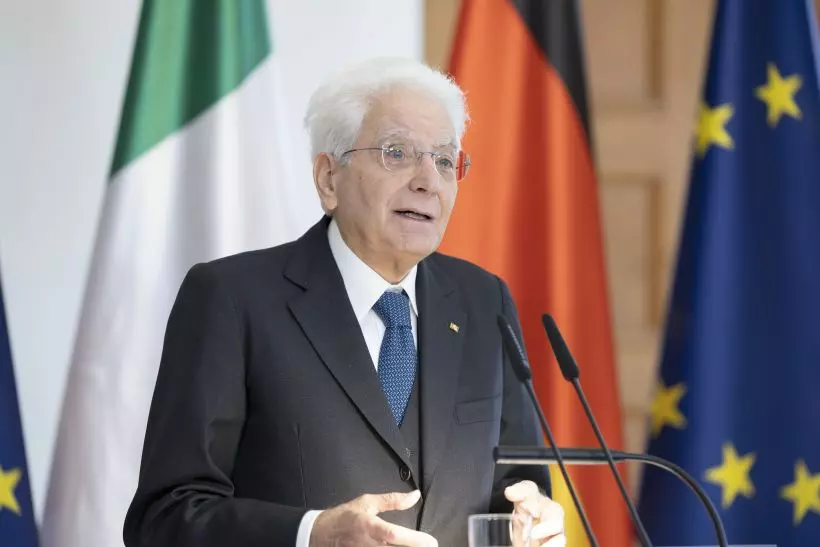 Mattarella “Laceranti violenze su donne e minori, serve sostegno” Mattarella “Laceranti violenze su donne e minori, serve sostegno”