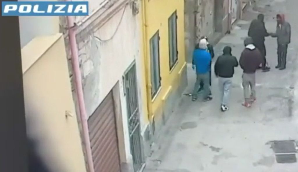 Blitz a Sassari contro la mafia nigeriana, 30 arresti Blitz a Sassari contro la mafia nigeriana, 30 arresti