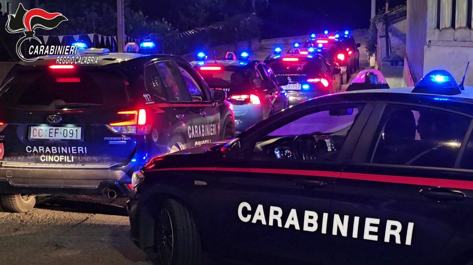 Maxi blitz dei carabinieri contro la ‘ndrangheta, 97 indagati Maxi blitz dei carabinieri contro la ‘ndrangheta, 97 indagati