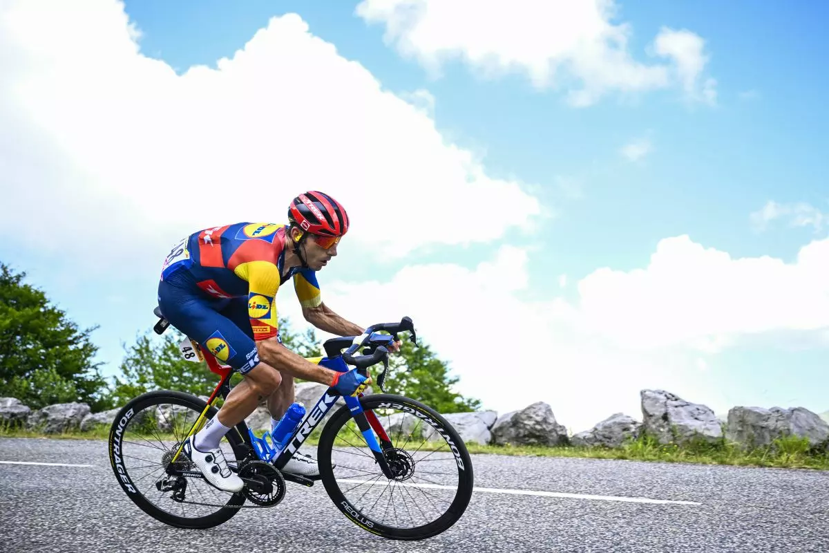 Acuto di Carlos Verona ad Asiago, Del Toro resta leader del Giro Acuto di Carlos Verona ad Asiago, Del Toro resta leader del Giro
