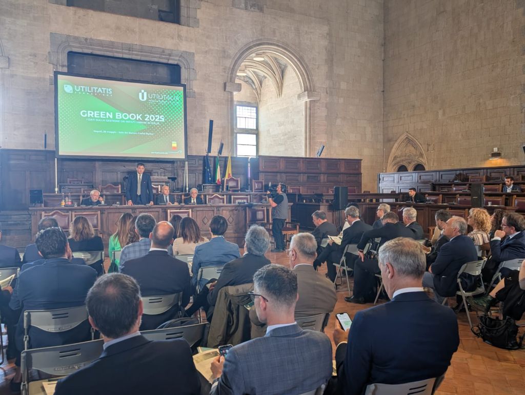 Green Book, servono impianti per centrare target Ue sul riciclo rifiuti Green Book, servono impianti per centrare target Ue sul riciclo rifiuti