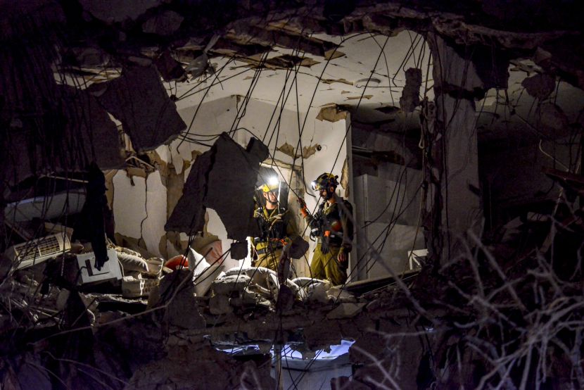 Israele, 8 morti e 300 feriti per attacco iraniano nella notte Israele, 8 morti e 300 feriti per attacco iraniano nella notte