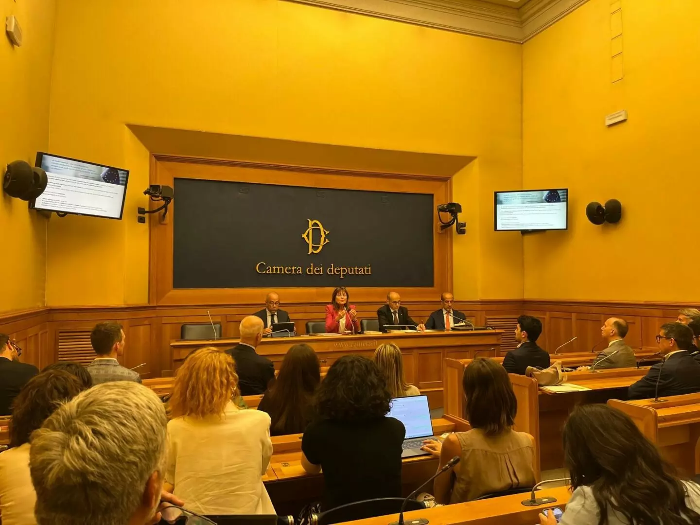 Comuni italiani: luci e ombre nel nuovo Rapporto del Centro REP Comuni italiani: luci e ombre nel nuovo Rapporto del Centro REP