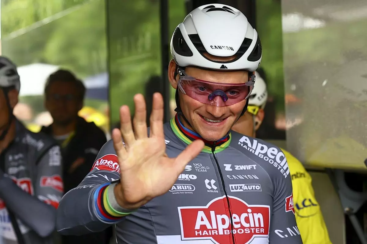 Colpo Van der Poel al Tour de France, tappa e maglia gialla Colpo Van der Poel al Tour de France, tappa e maglia gialla