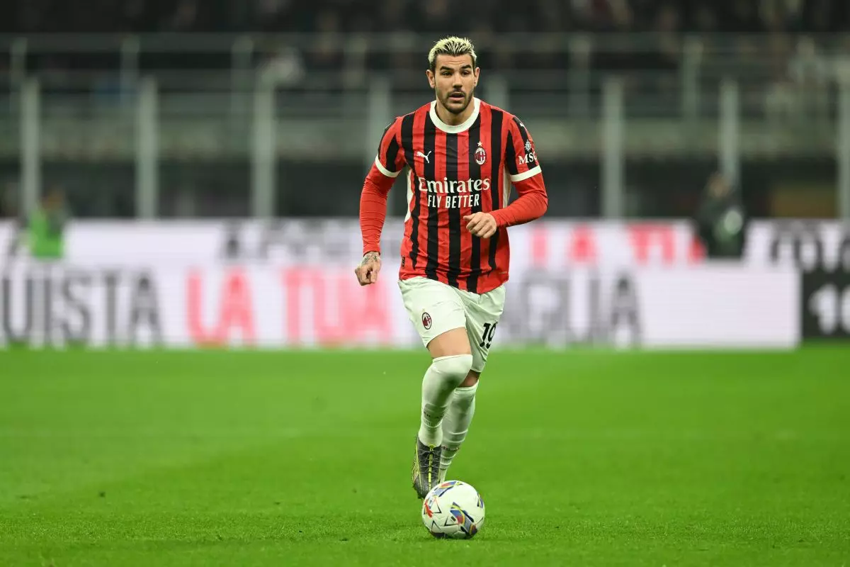 Il Milan saluta Theo Hernandez, triennale con l’Al-Hilal Il Milan saluta Theo Hernandez, triennale con l’Al-Hilal