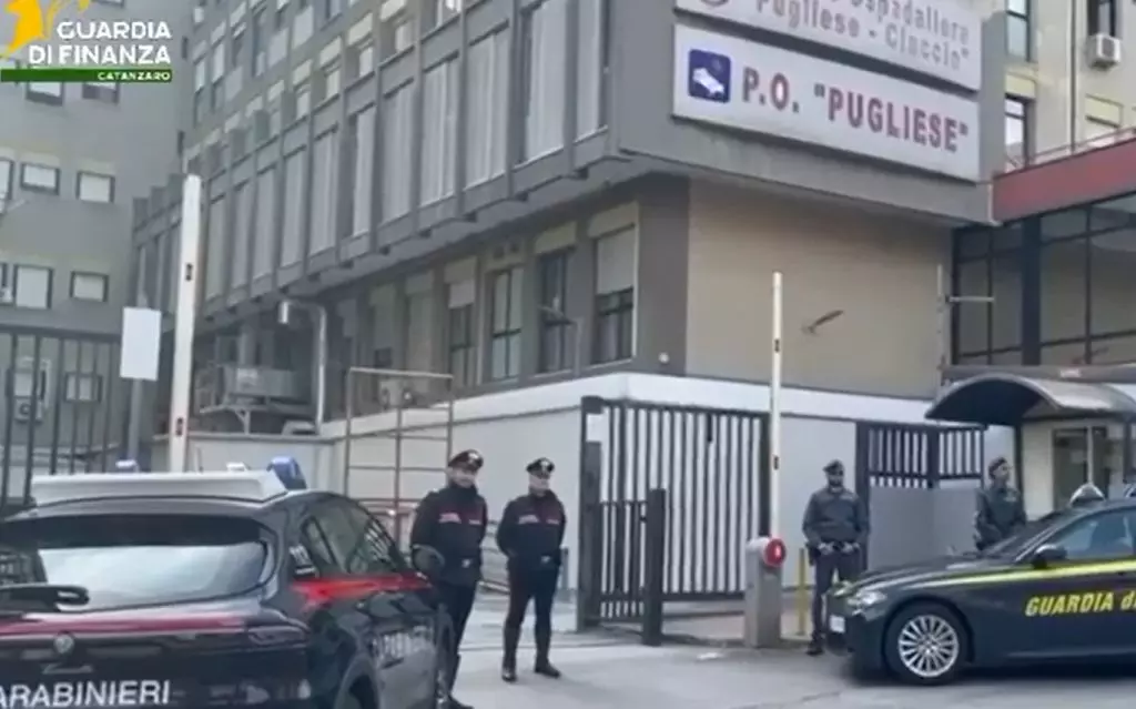 Sanità, 13 misure cautelari e 14 indagati per truffa a Catanzaro Sanità, 13 misure cautelari e 14 indagati per truffa a Catanzaro