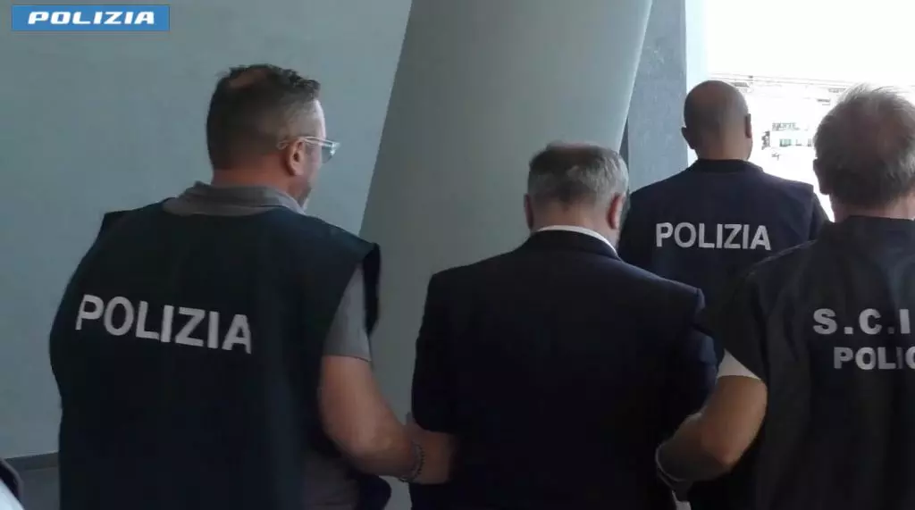 Droga, estradato dall’Albania latitante condannato a 25 anni Droga, estradato dall’Albania latitante condannato a 25 anni