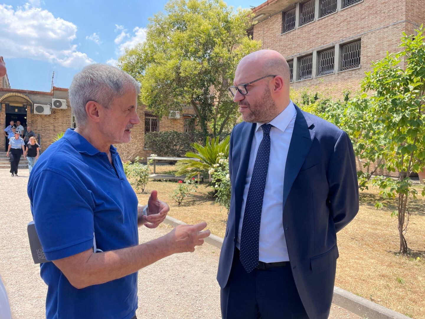 Fontana visita il carcere di Rebibbia “Grato alla polizia penitenziaria” / Video Fontana visita il carcere di Rebibbia “Grato alla polizia penitenziaria” / Video