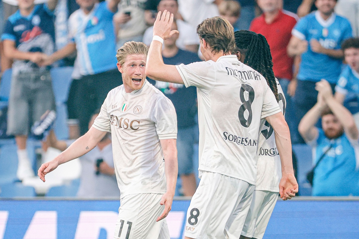 De Bruyne gol e il Napoli vince all’esordio: Sassuolo battuto 2-0 De Bruyne gol e il Napoli vince all’esordio: Sassuolo battuto 2-0