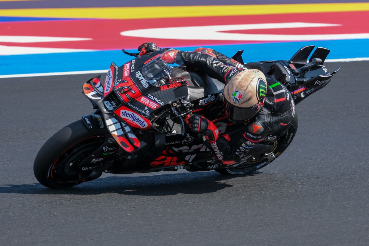 Bezzecchi domina il sabato di Misano: pole e sprint Bezzecchi domina il sabato di Misano: pole e sprint