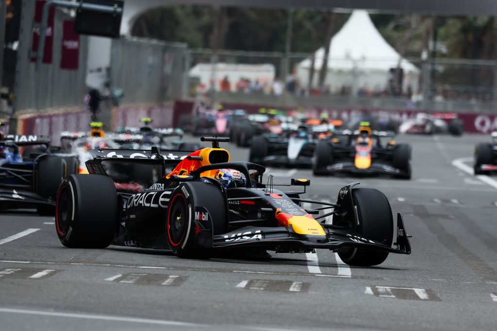 Verstappen trionfa in Azerbaijan, out il leader Piastri Verstappen trionfa in Azerbaijan, out il leader Piastri