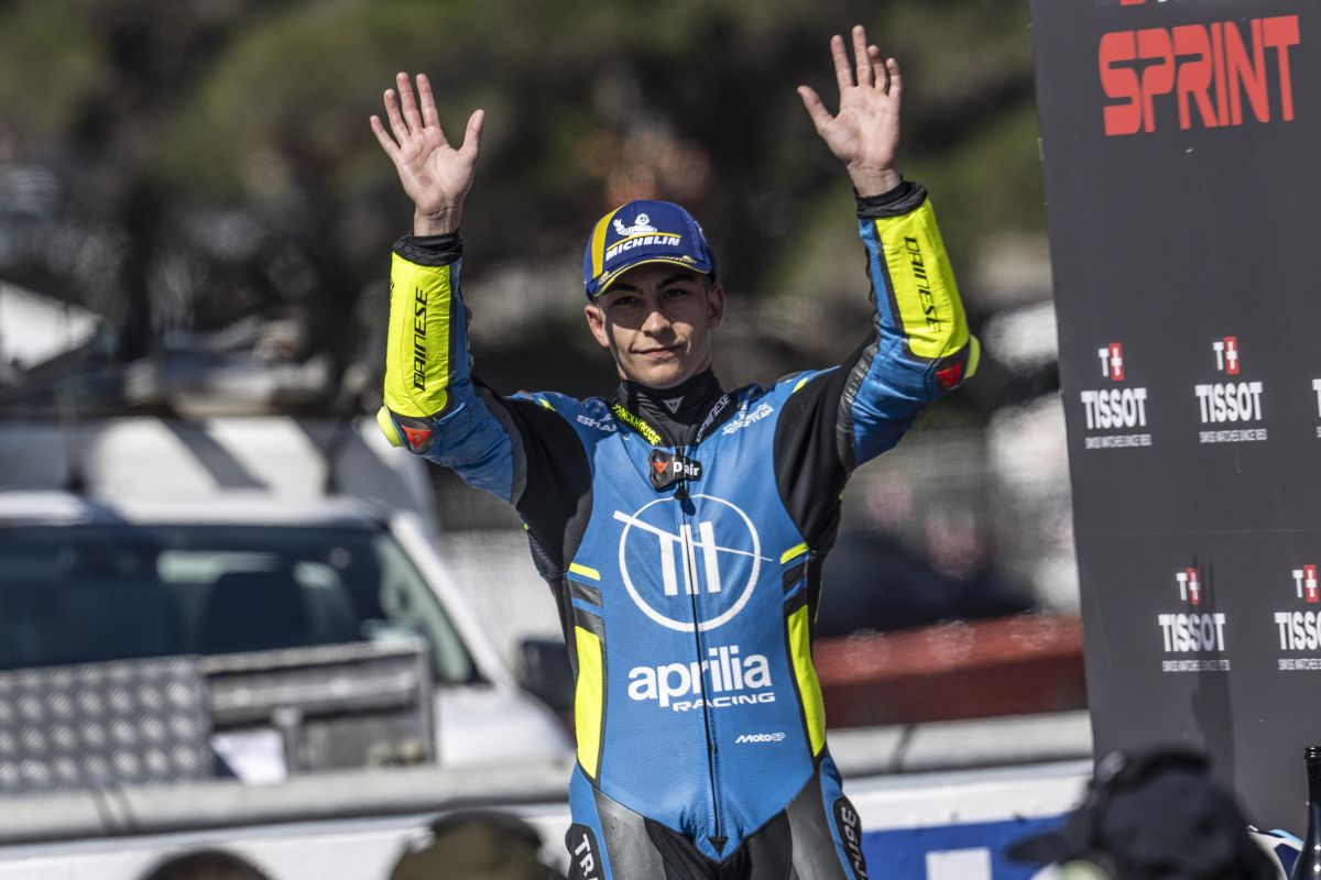Fernandez vince in Australia, Di Giannantonio e Bezzecchi sul podio Fernandez vince in Australia, Di Giannantonio e Bezzecchi sul podio