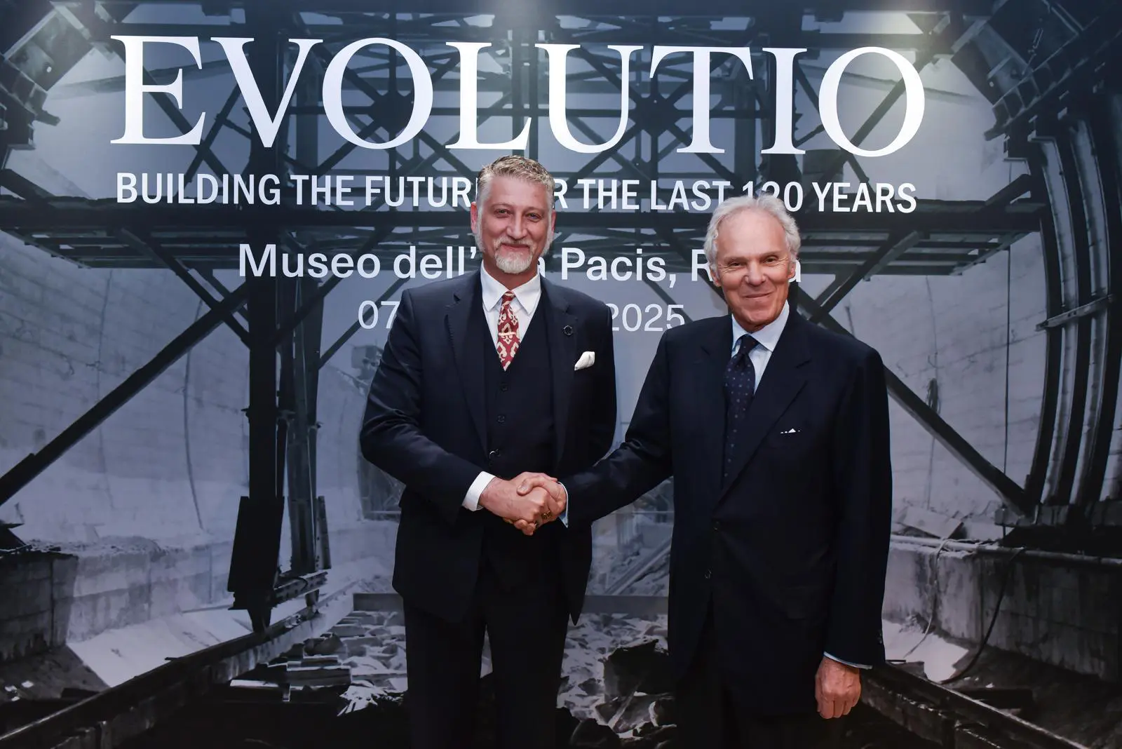 Webuild, il ministro Giuli visita EVOLUTIO “E’ una mostra sorprendente” Webuild, il ministro Giuli visita EVOLUTIO “E’ una mostra sorprendente”
