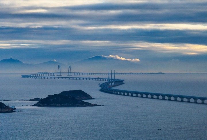 Cina: oltre 93 milioni di passeggeri in 7 anni sul ponte Hong Kong-Zhuhai-Macao Cina: oltre 93 milioni di passeggeri in 7 anni sul ponte Hong Kong-Zhuhai-Macao
