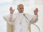 Papa “L’umanità soffre per ingiustizie e guerre, costruire la fraternità”