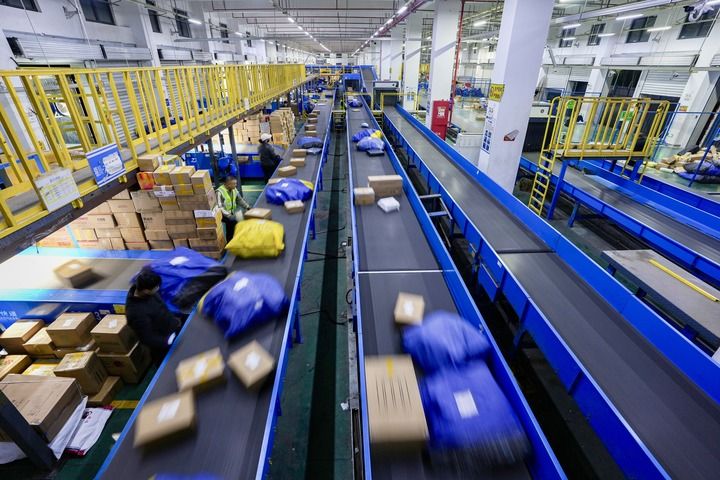 Cina, il settore della logistica continua la sua espansione