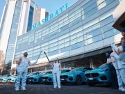 La nuova Maserati Grecale Cristallo saluta il passaggio della Fiamma Olimpica