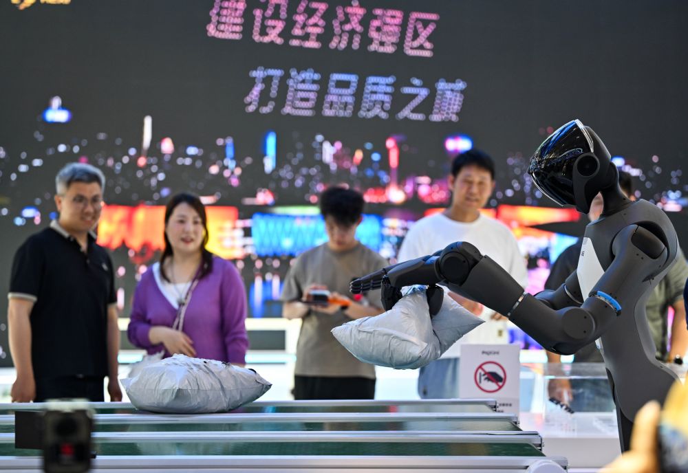 Cina, intelligenza artificiale sempre più integrata nei processi industriali