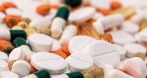 Farmaci, l’ipotesi di revisione del prontuario preoccupa la filiera e la politica