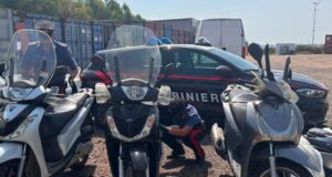 Scoperto traffico illecito di moto nei container a Roma, 3 fermi e 2 denunce