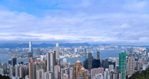 Cina, banca Ubs rialza al 4,5% le previsioni su crescita del Pil di Hong Kong