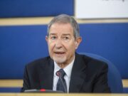 Campi Flegrei, Musumeci “Al lavoro per ridurre l’esposizione al rischio”