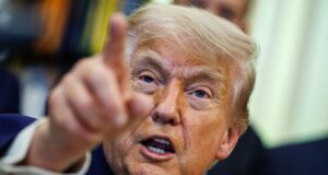 Trump “Abbiamo il controllo totale dello Stretto di Hormuz e lo manterremo”