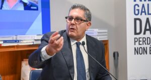 Liguria, archiviata inchiesta su Toti. Gip “Elementi non idonei a condanna”
