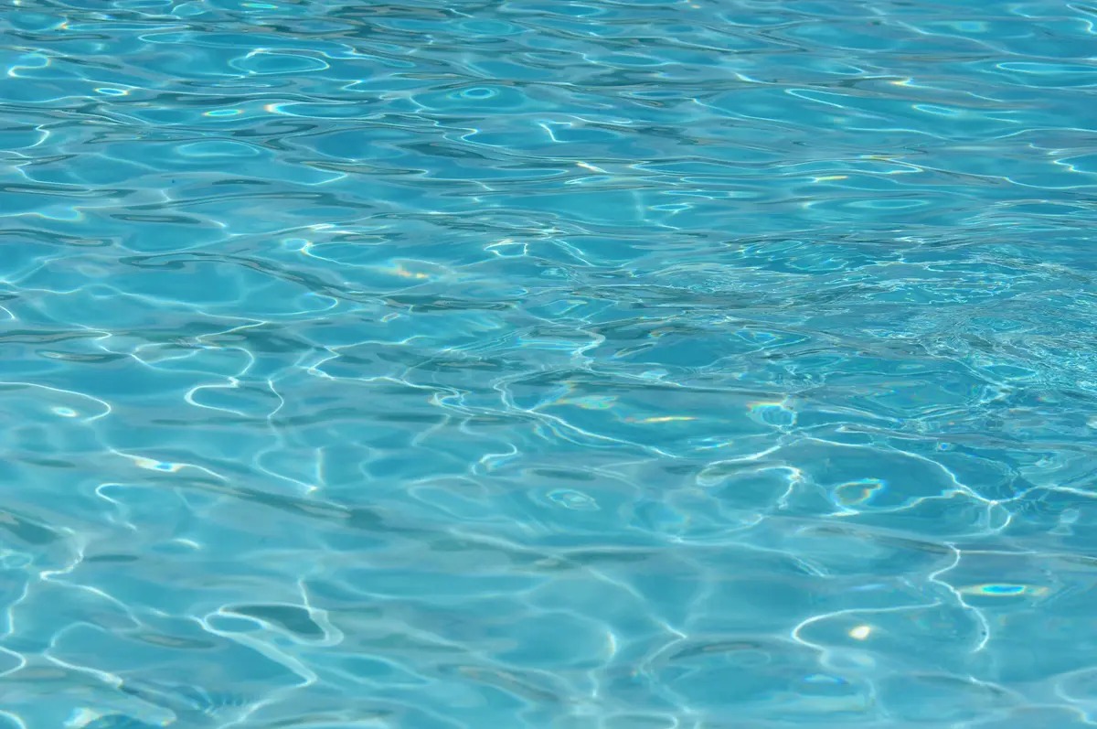 Bimba di 2 anni annega in piscina e muore a Palermo