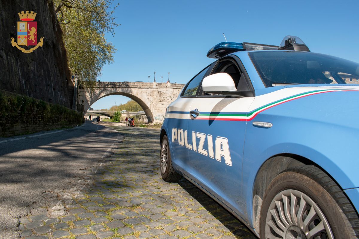 Accoltella ex moglie a Roma e fugge, fermato dopo 7 ore di ricerche