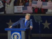 Trump a Dallas “Se vinciamo a novembre darò 5mila dollari a tutti gli americani”