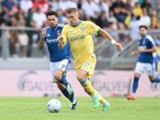 Primo ko per il Como, steso 2-0 dal Frosinone con Calò e Kvernadze