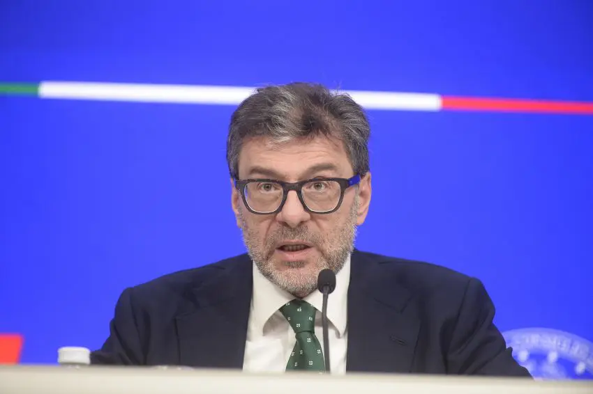 Pil, Giorgetti “L’Ocse riconosce previsioni di crescita, non siamo in coda Ue”