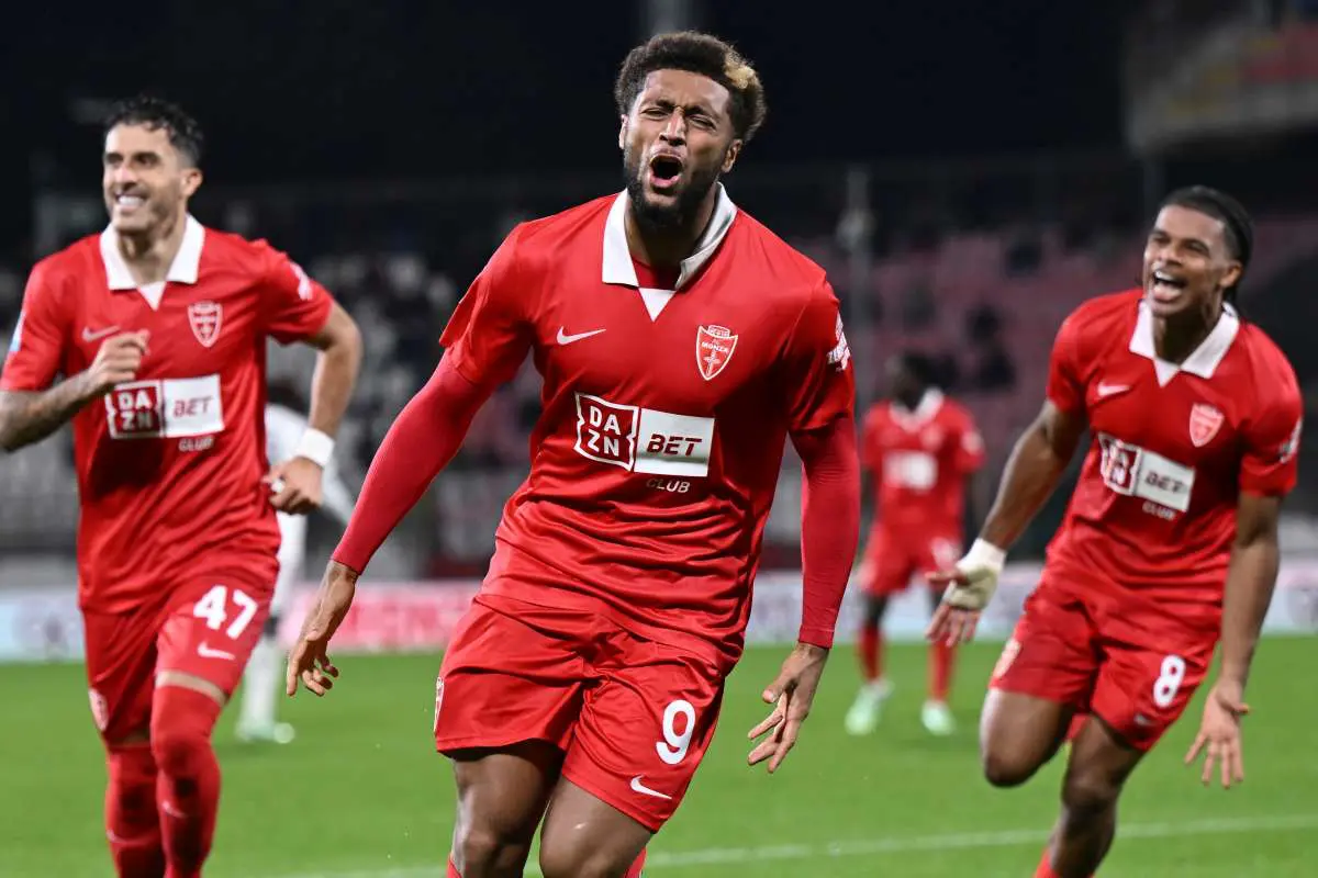 Il Monza torna a sorridere, Cagliari travolto per 4-0