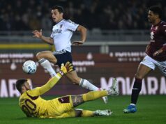 Adams illude il Torino, il Como rimonta e vince 3-1